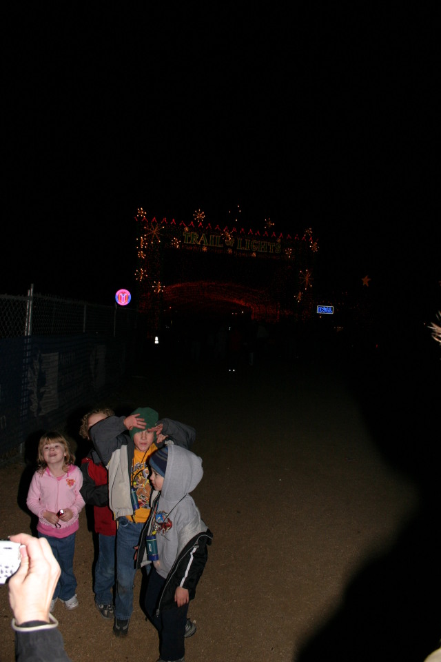 2005/12 December/Trail of Lights/640x480_IMG_4500.JPG